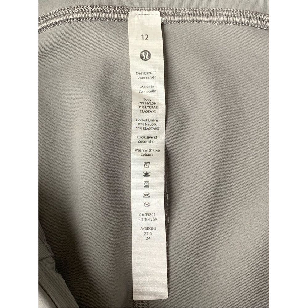 Lululemon Swift Speed High-Rise Tight 28"
Brushed Luxtreme - Picture 11 of 16